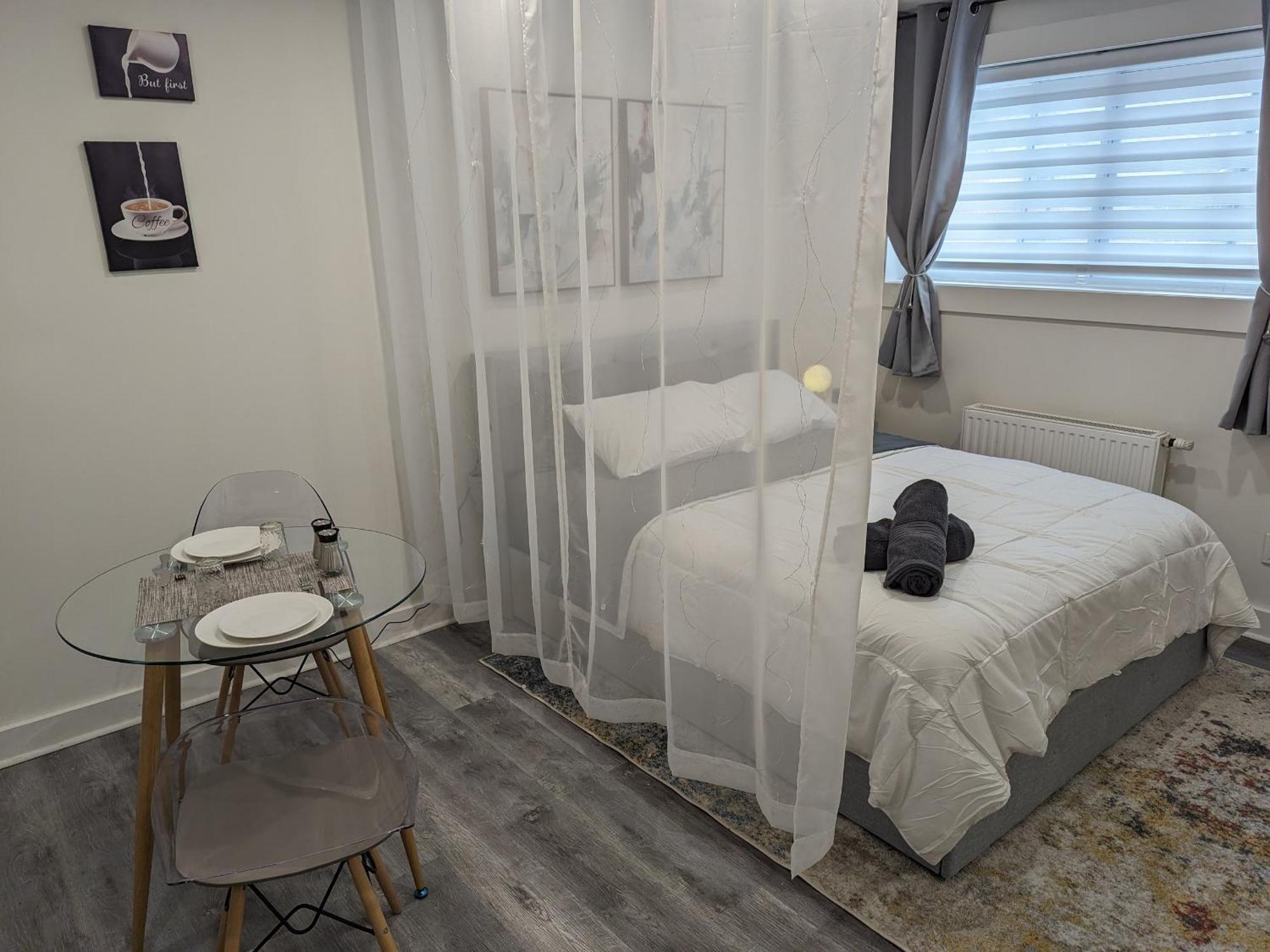 Bedford - Urban Escape Apartment มอนทรีอัล ภายนอก รูปภาพ